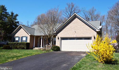 77 Cardinal Forest Dr, Fredericksburg, VA 22406-6259