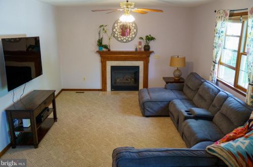 7 Elm Dr, West Enola PA  17025-2083 exterior