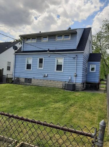 7539 Van Buren Ave, Hammond, IN 46324-2551