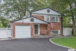1265 Bastow St, Holbrook, NY 11741-3339