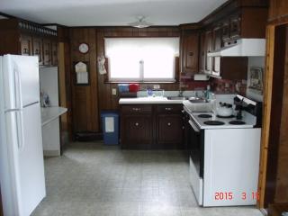 11 Nehantic Dr, Niantic CT  06357-3410 exterior