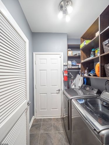 84 Ln Costa Dr, Annandale NJ  08801-1665 exterior