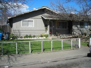 551 Fairview Dr, Gilroy, CA 95020-6448