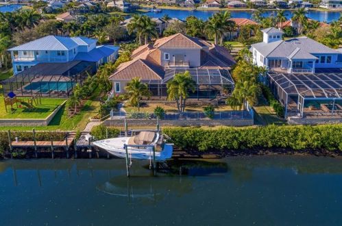 611 Balibay Rd, Ruskin, FL 33572-3329