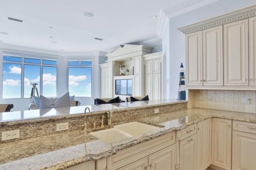 535 Ocean Shore Blvd, Ormond Beach FL  32176-5401 exterior