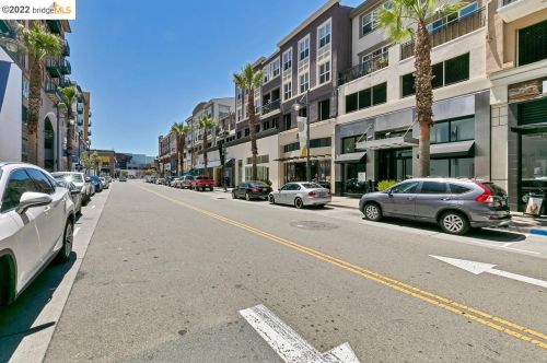 1587 Brunswig Ln, Oakland, CA 94608-2406
