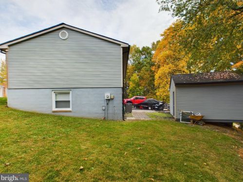 4801 Kempair Dr, Woodbridge VA  22193-4632 exterior