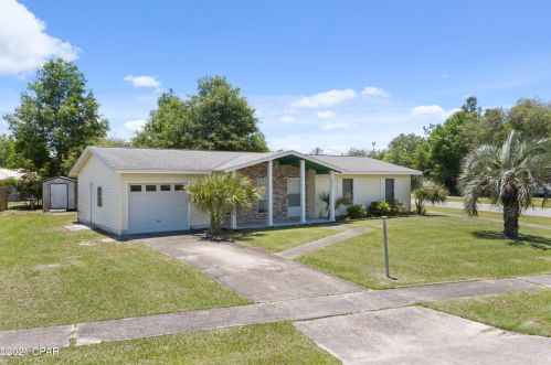 1809 Ulmer Ln, Sunny Hills, FL 32428-3158