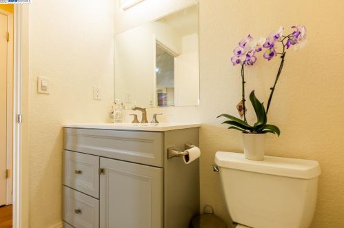 1408 Greenfield Cir, Pinole CA  94564-2136 exterior