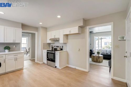 1513 142nd Ave, San Leandro CA  94578-1707 exterior