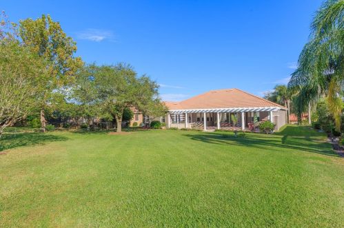 12801 Grand Traverse Dr, Dade City FL  33525-8251 exterior