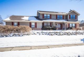 2241 Stony Ridge Dr, Waukesha, WI 53189-7759