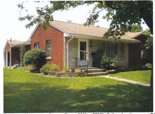 252 Morningside Dr, Nappanee, IN 46550-2223