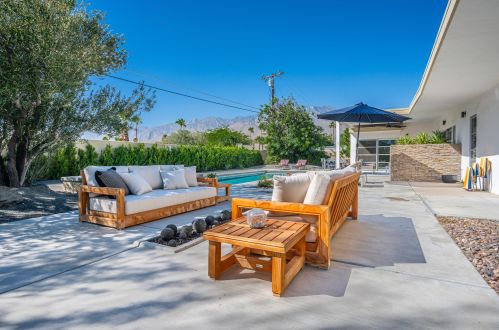 3551 Avenida Fey Norte, Palm Springs CA  92262-5409 exterior