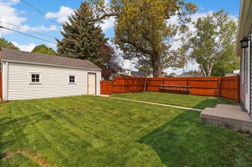 7846 15th Ave, Kenosha WI  53143-5973 exterior