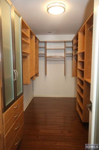 44 Hunters Run, Oakland NJ  07436-2344 exterior