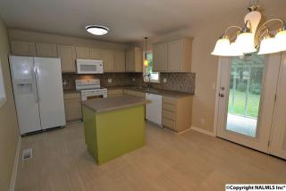 3806 Telstar Cir, Huntsville, AL 35805-5621