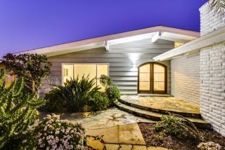 435 Santa Clara Dr, Vista, CA 92083-5641
