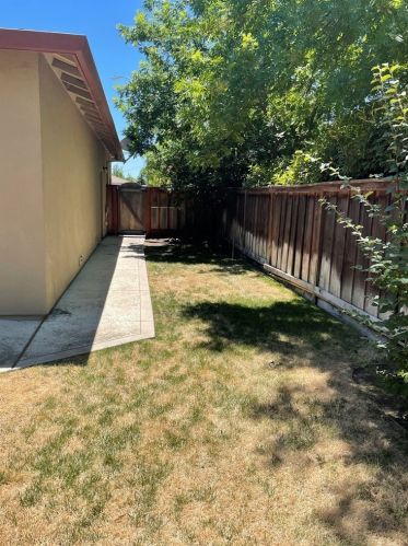 6736 Bruins Ct, Winton CA  95388-9671 exterior