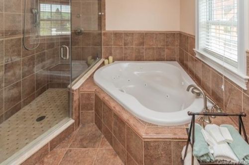 110 Orchard Ter, Monroe NY  10950-3416 exterior