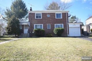 393 Windsor Rd, River Edge NJ  07661-2148 exterior