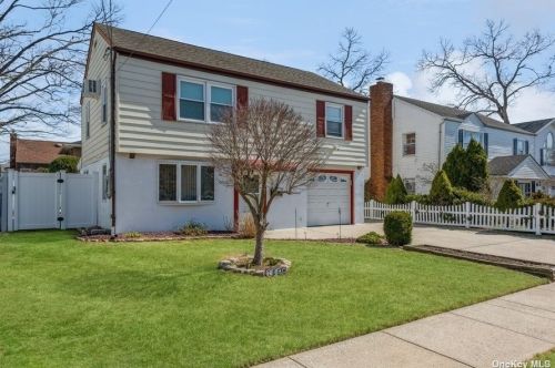 2069 Hendricks Ave, North Bellmore, NY 11710-3058