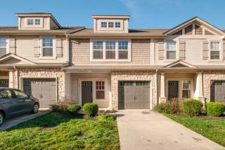 148 Stonecrest Dr, Nashville, TN 37209-5236