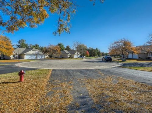 1106 Spruce Ct, New Johannesburg WI  54017-2255 exterior