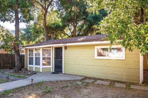15226 Calle Los Hidalgos, Santa Clarita CA  91390-1035 exterior