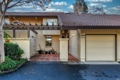 49 Fountain Grove Cir, Fairfield, CA 94558-2483