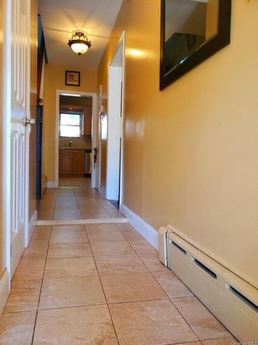 3177 Valhalla Dr, Bronx, NY 10465-1343