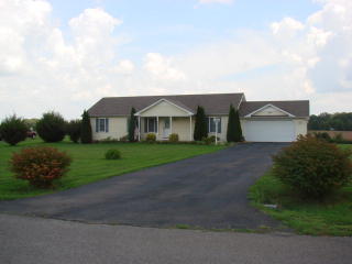 335 Reagor Ln, Paris, TN 38242-7581