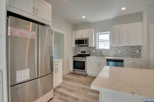 29 Niagara St, Dumont NJ  07628-3405 exterior