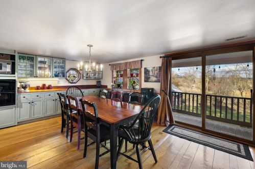 39580 Lovettsville Rd, Lovettsville VA  20180-2008 exterior