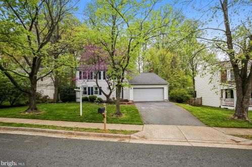 12722 Fantasia Dr, Herndon, VA 20170-2941