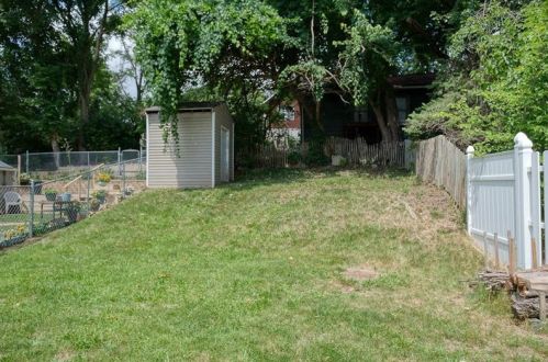 604 Aylesworth Ave, Bridgeville PA  15017-2906 exterior