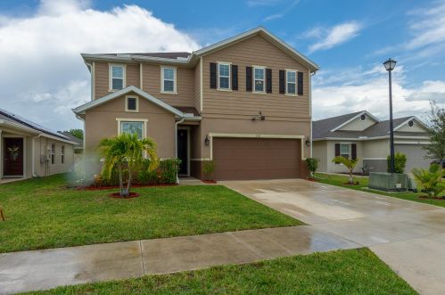5930 Pine Trail Cir, Fort Pierce, FL 34983