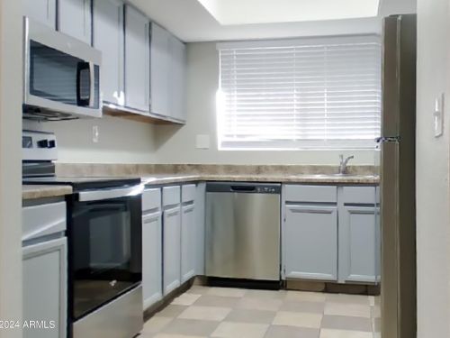 6315 Saguaro Dr, Glendale, AZ 85304-3674