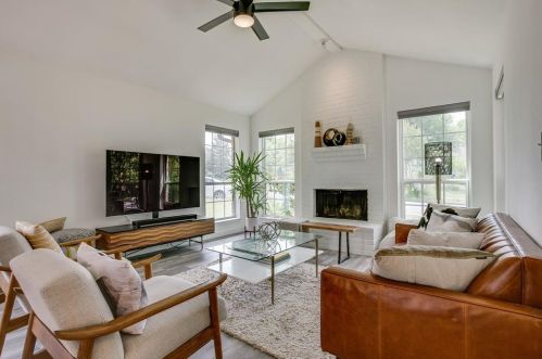 2707 12th St, Dallas, TX 75211-2706