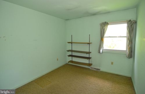 517 Wayne Dr, Navy Sup Dpt PA  17055-4985 exterior