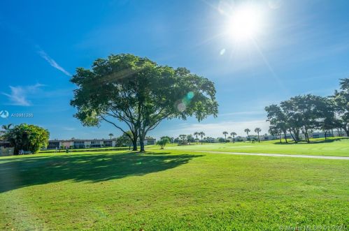 690 Saxony O, Delray Beach FL  33446-1046 exterior