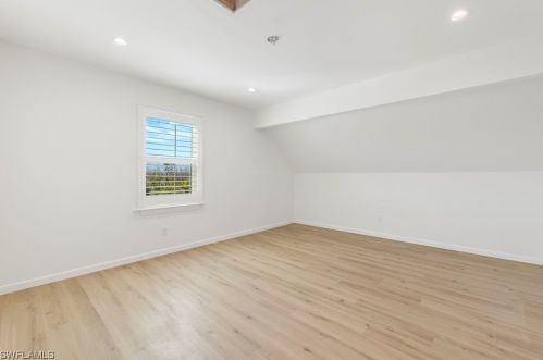 9393 Peaceful Dr, Sanibel FL  33957-4238 exterior