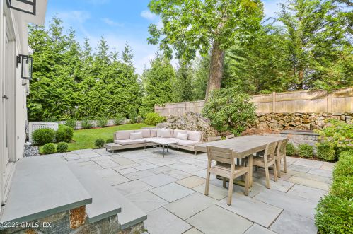 14 Tyler Ln, Riverside CT  06878-1815 exterior