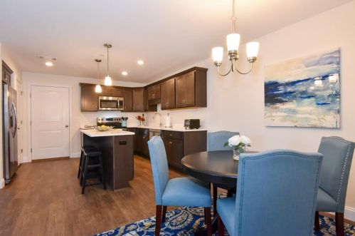 70 Saw Mill Dr, North Kingstown, RI 02852-7618