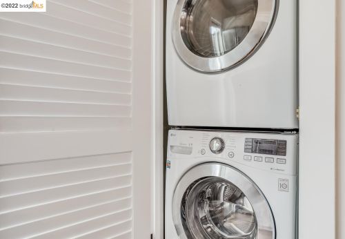 721 45 St, Oakland CA 94609-1802 exterior