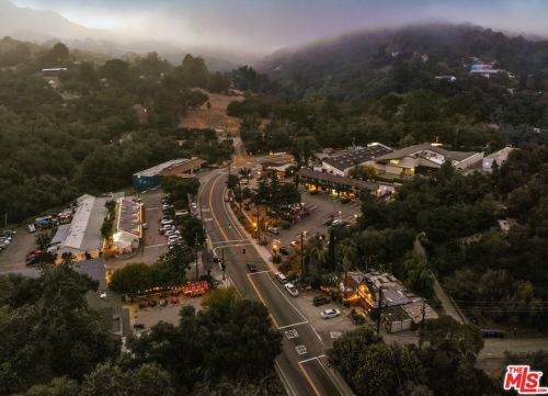 204 Topanga Canyon Blvd, Topanga CA  90290-3837 exterior