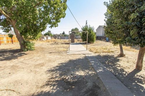 2950 Sierra St, Riverbank CA  95367-2230 exterior