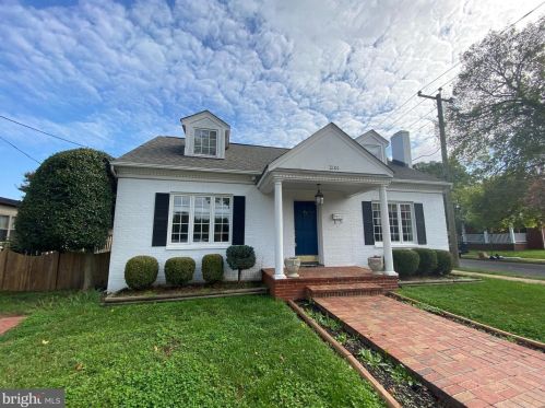 2101 Fall Hill Ave, Fredericksburg VA  22401-3428 exterior