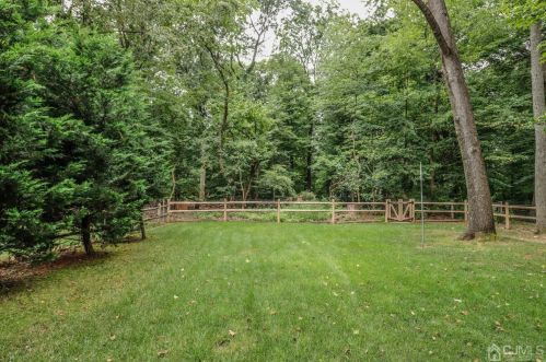 19 Herold Pl, Metuchen NJ  08840-2603 exterior