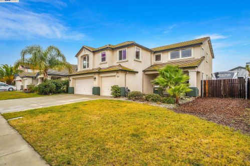 1316 Portsmouth St, Oakley, CA 94561-6362